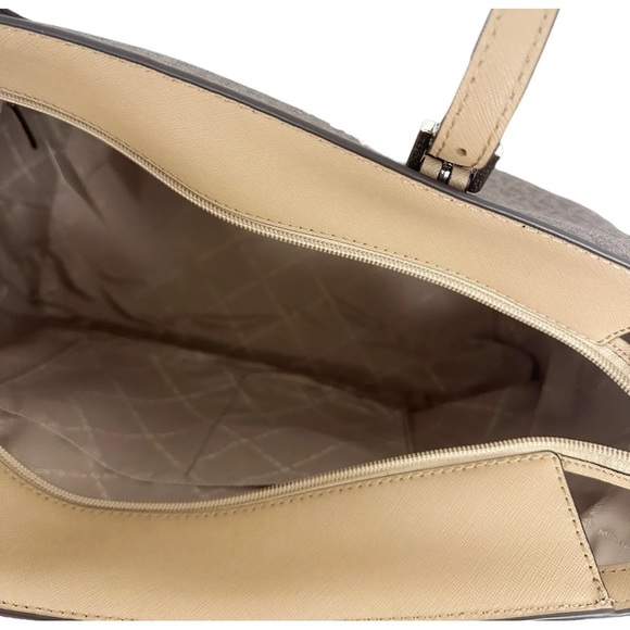 Michael Kors Gilly Large Jet Set Travel Drawstring Tote Camel Brown MK Signature - Picture 8 of 9